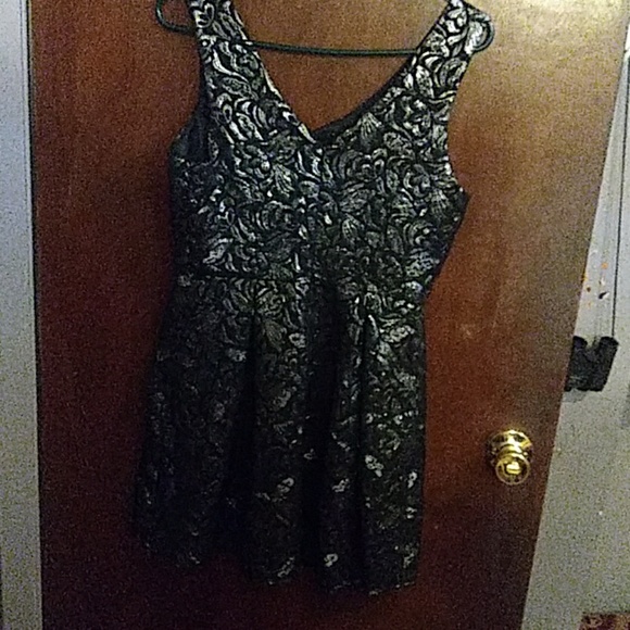 V neck Black And Silver Dress - Picture 2 of 2